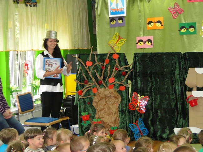 Nauczycielki zagrały dla przedszkolaków