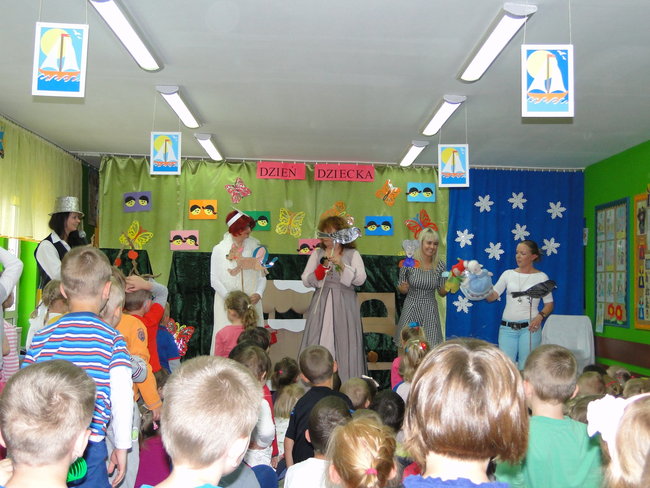 Nauczycielki zagrały dla przedszkolaków