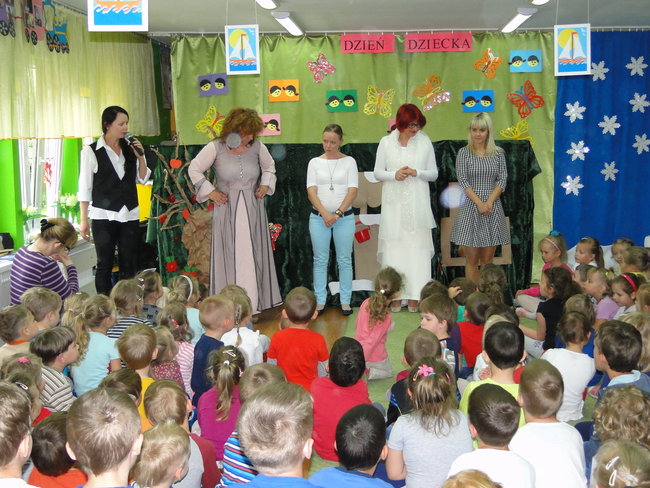 Nauczycielki zagrały dla przedszkolaków