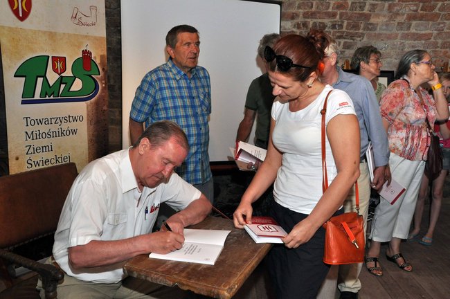 40 lat Dni Świecia w jednej książce
