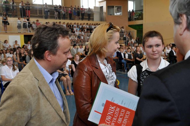 Łzy na pożegnanie szkoły