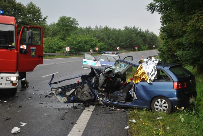 Czołowe zderzenie w Bzowie. Sześć osób rannych