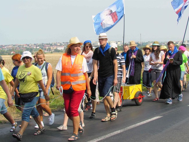 Pielgrzymi ze Świecia nocują w Grzybnie