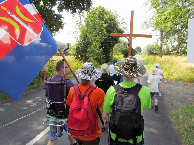 Pielgrzymi ze Świecia nocują w Grzybnie