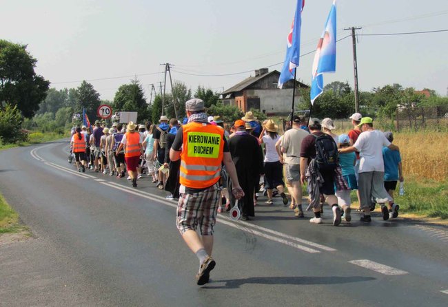 Pielgrzymi ze Świecia nocują w Grzybnie