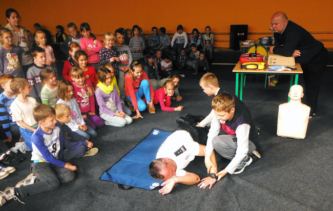  Uczniowie z Wiąga uczyli się ratować