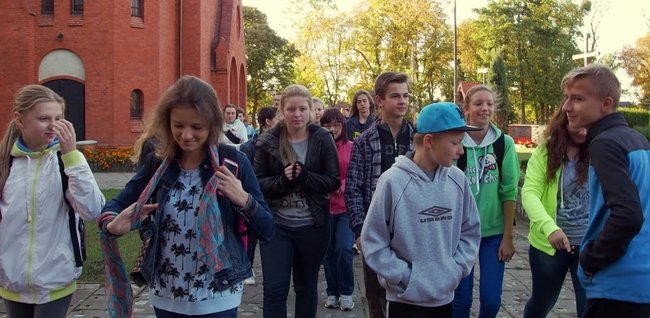 Gimnazjaliści z Dwójki witali jesień w Decznie