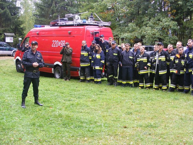 Strażacy ćwiczyli w lesie