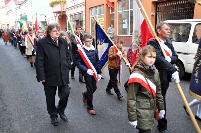 O niepodległości na rynku