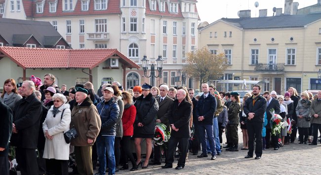O niepodległości na rynku