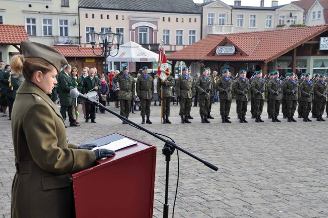 O niepodległości na rynku