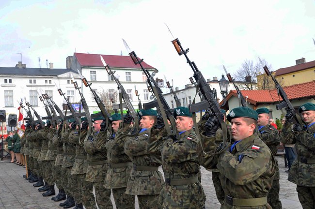 O niepodległości na rynku