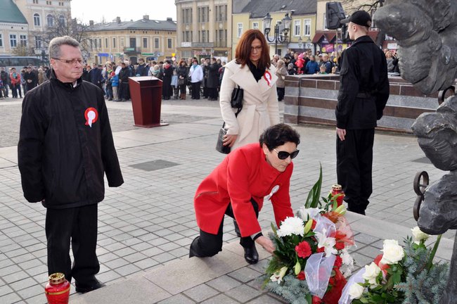 O niepodległości na rynku