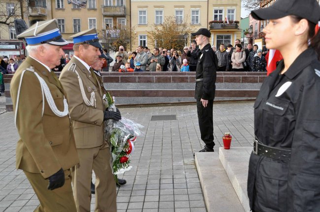 O niepodległości na rynku