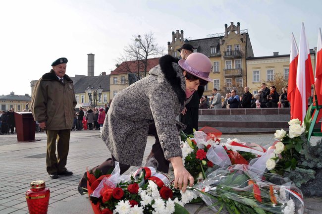 O niepodległości na rynku