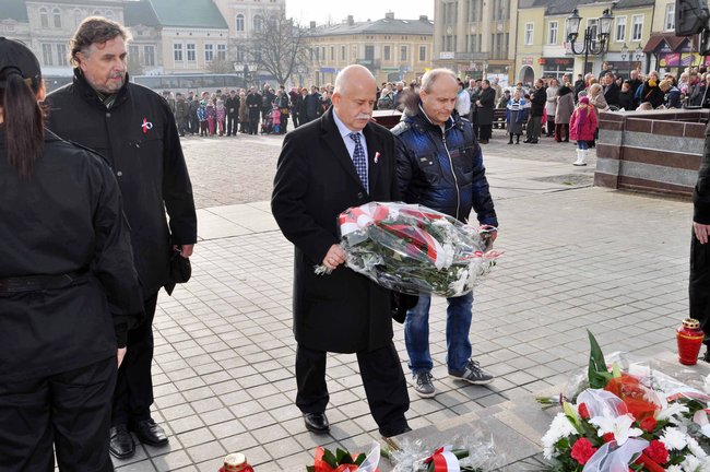 O niepodległości na rynku