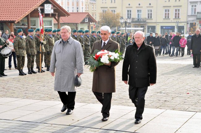 O niepodległości na rynku