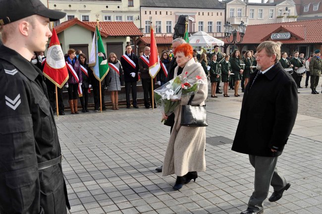 O niepodległości na rynku