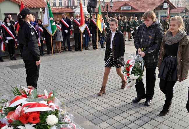O niepodległości na rynku