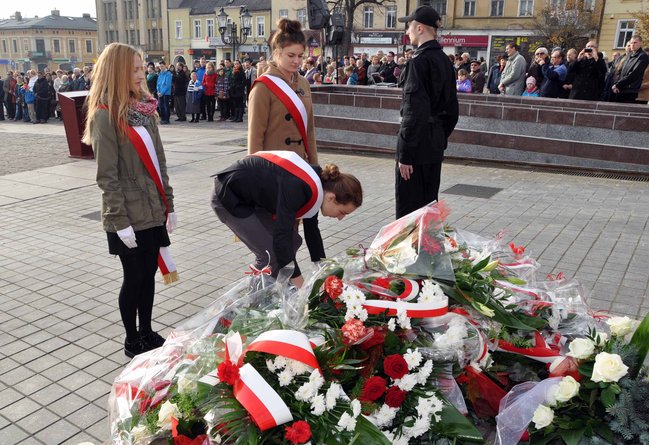 O niepodległości na rynku