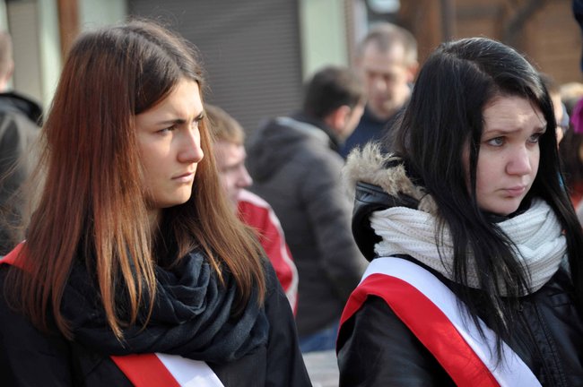O niepodległości na rynku
