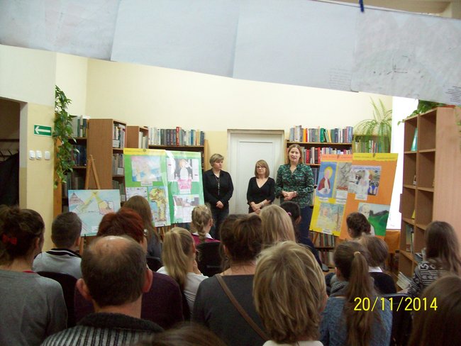 Dwieście prac o papieżu