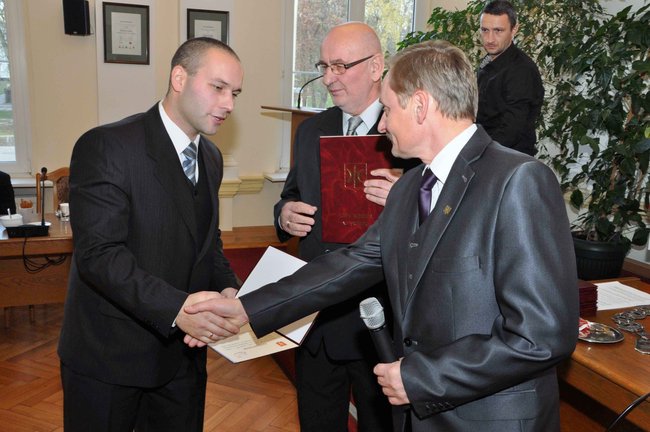 Radni po ślubowaniu. Wójcik ? przewodniczącym, Siemaszko ? wice