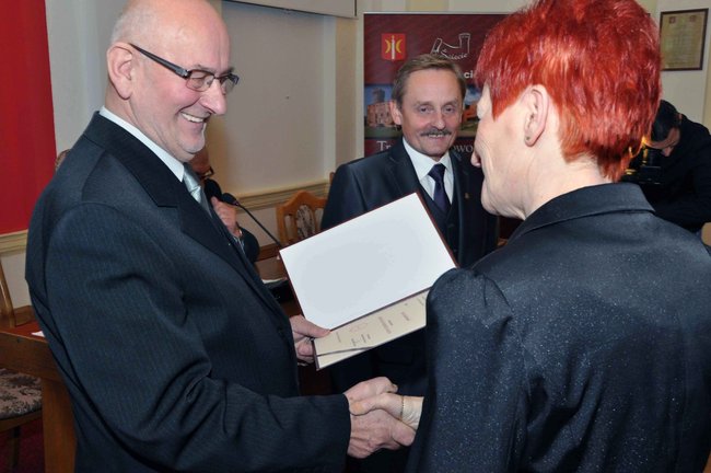 Radni po ślubowaniu. Wójcik ? przewodniczącym, Siemaszko ? wice