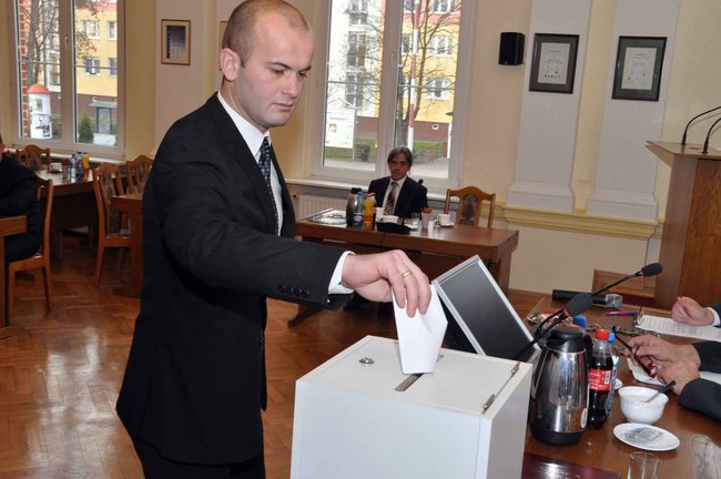Radni po ślubowaniu. Wójcik ? przewodniczącym, Siemaszko ? wice