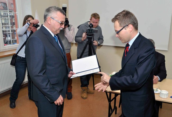 Radzie powiatu przewodniczy Chmielewski, pomaga Knapik