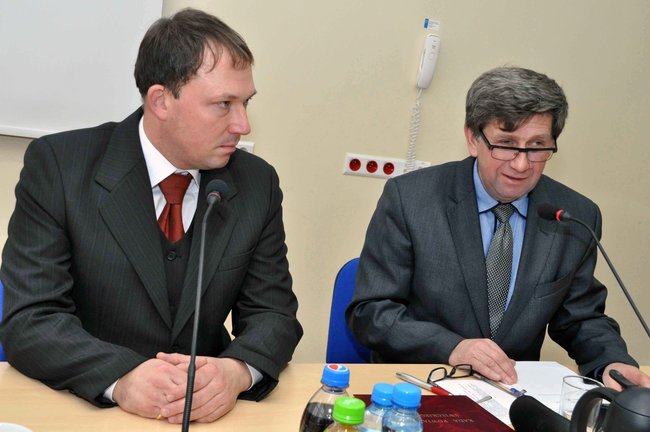 Radzie powiatu przewodniczy Chmielewski, pomaga Knapik