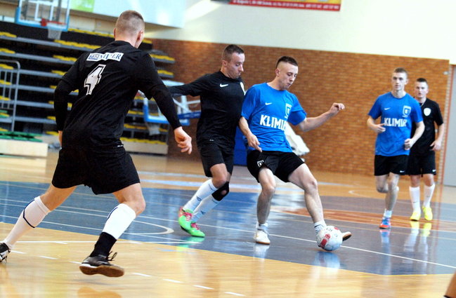 Maraton skrócony walkowerami