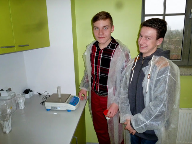 Eksperymentatorzy z Gimnazjum nr 2 w akcji