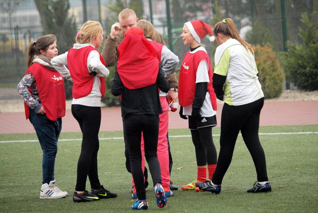 Strzelali gole, a Mikołaj bił brawo
