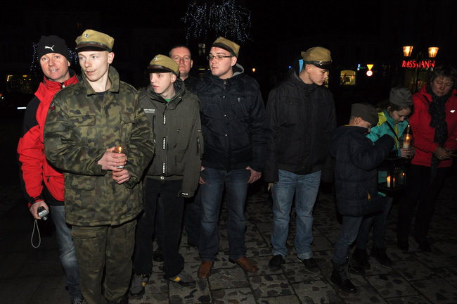 Światło, które jest znakiem pokoju przywędrowało do Świecia z Betlejem