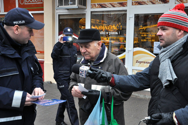Bezpieczne święta ? policjanci zalecają uwagę