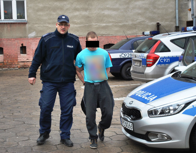 Wyważyli drzwi i pobili mieszkańców