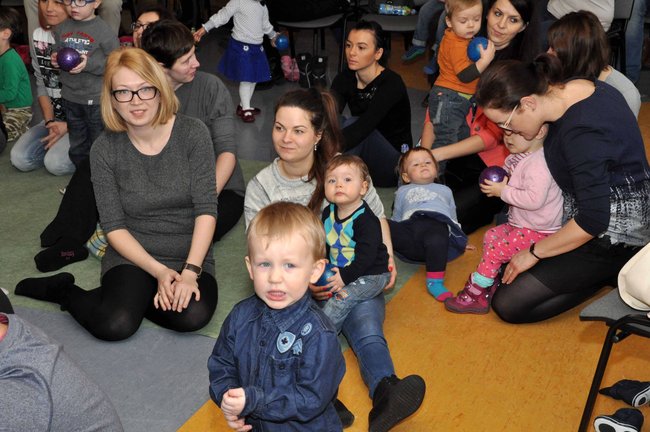 Maluchy zachwycone muzyką