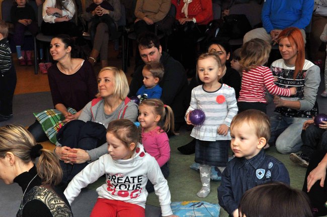 Maluchy zachwycone muzyką