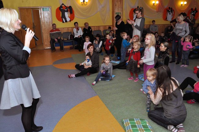 Maluchy zachwycone muzyką