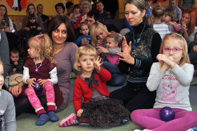 Maluchy zachwycone muzyką