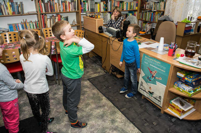 Ferie w bibliotece, Akademii Plastycznej na warsztatach wokalnych