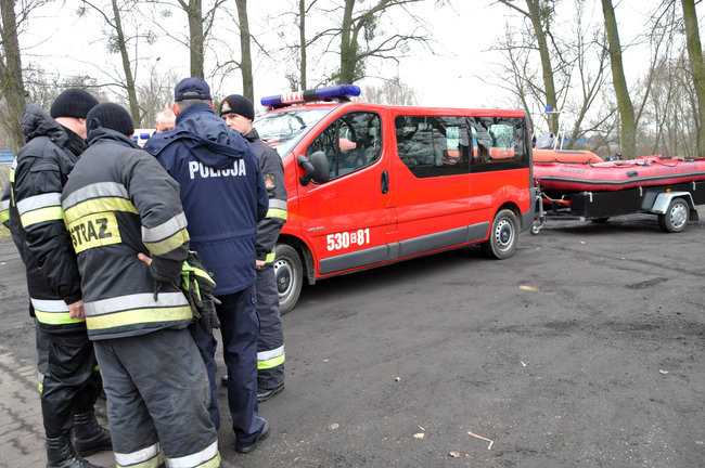 Strażacy szukają wzdłuż rzek, policja w stronę Głogówka