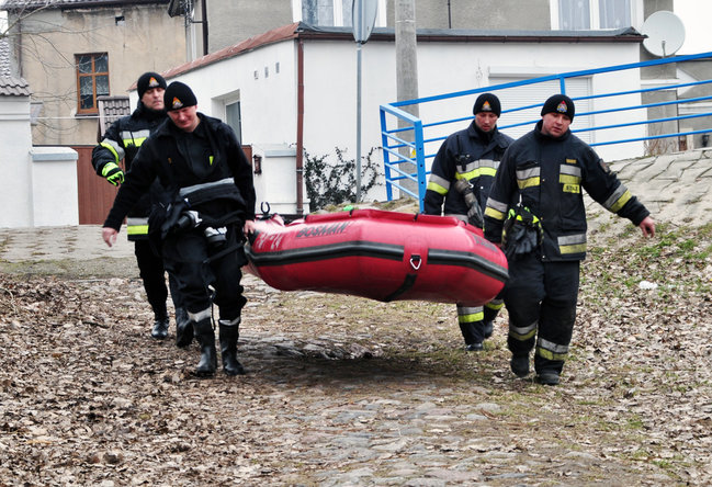 Strażacy szukają wzdłuż rzek, policja w stronę Głogówka