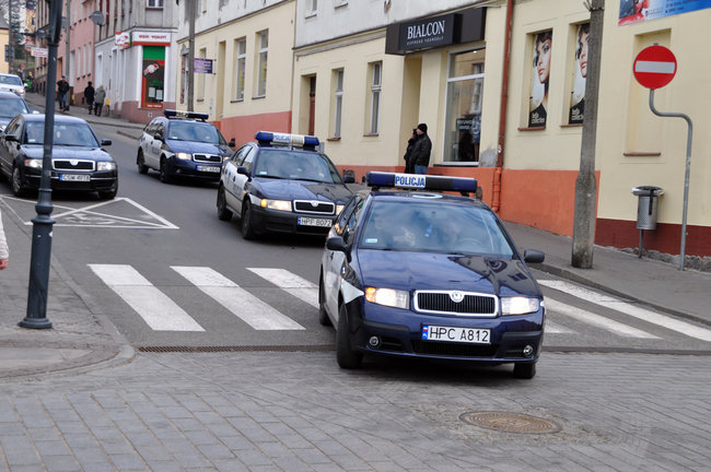 Policjanci z psami znowu szukają zaginionej świecianki