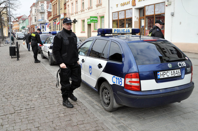 Policjanci z psami znowu szukają zaginionej świecianki
