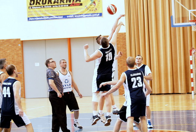 Świecka Amatorska Liga Koszykówki już gra