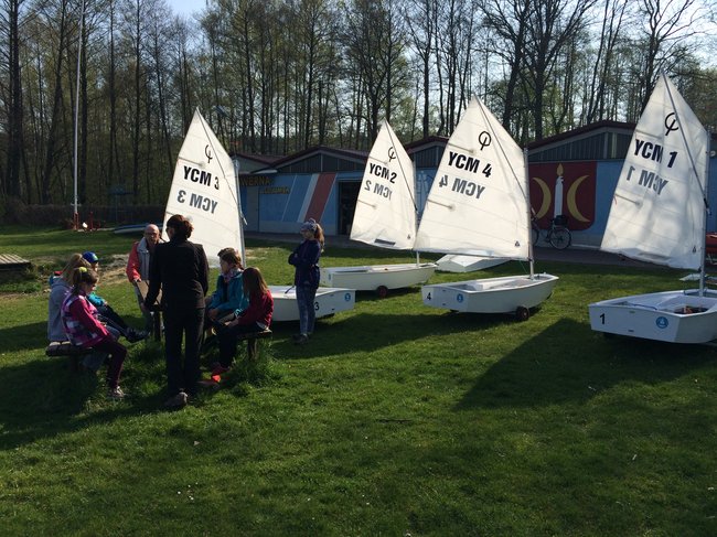 Białe żagle na Decznie