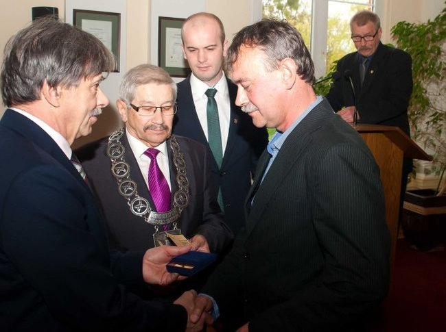 Ślubowanie nowej radnej i medale dla zasłużonych