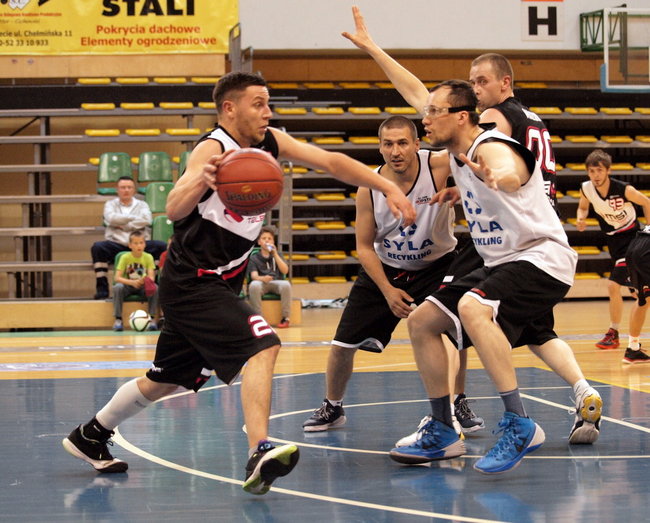 Syla samodzielnym liderem